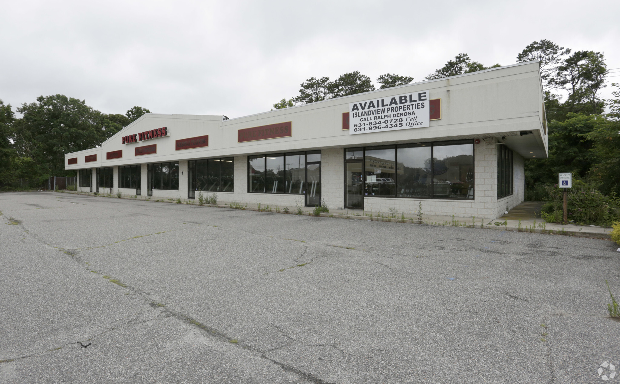 134 Mastic Blvd W, Shirley, NY for sale Primary Photo- Image 1 of 1