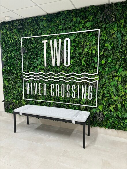 3925 River Crossing Pky, Indianapolis, IN for lease - Building Photo - Image 3 of 7