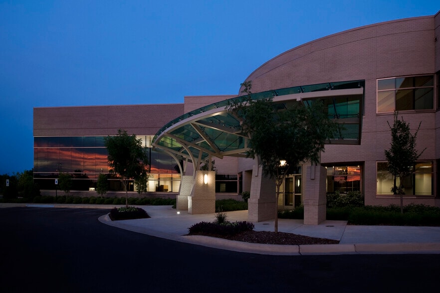 890 Explorer Blvd, Huntsville, AL for sale - Building Photo - Image 2 of 3