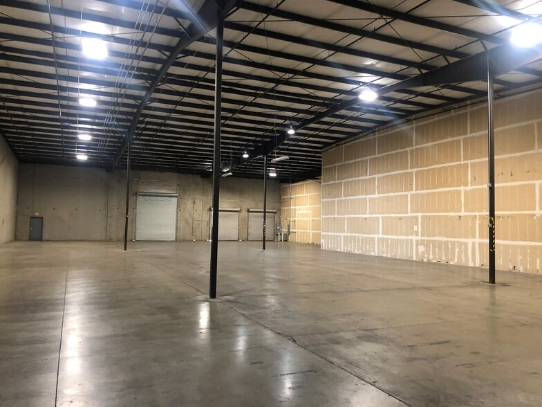 11391 Sunrise Gold Cir, Rancho Cordova, CA for lease - Interior Photo - Image 2 of 9