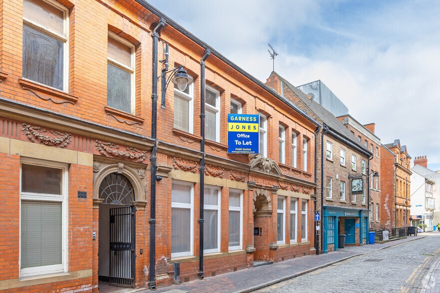 157 High St, Hull for lease - Building Photo - Image 2 of 2
