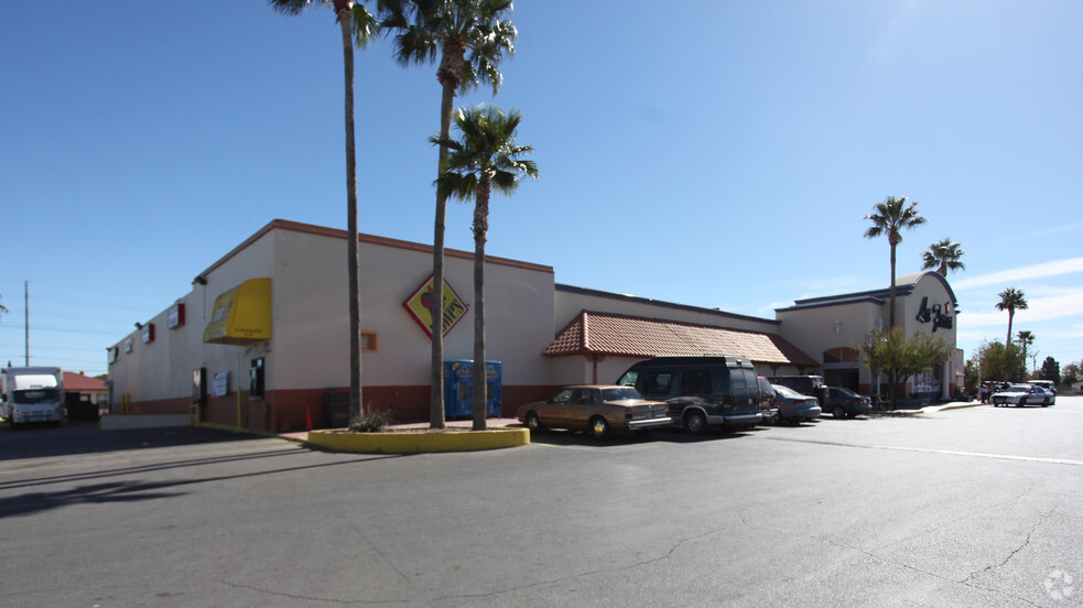 305-390 S Main St, Anthony, TX for lease - Primary Photo - Image 3 of 3