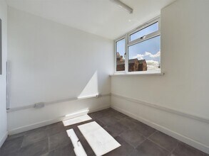 3 Bridge St, Stourport On Severn for lease Interior Photo- Image 2 of 3