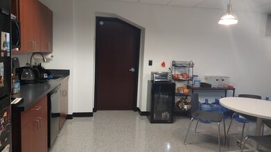 300-400 Tradecenter, Woburn, MA for lease Interior Photo- Image 2 of 7