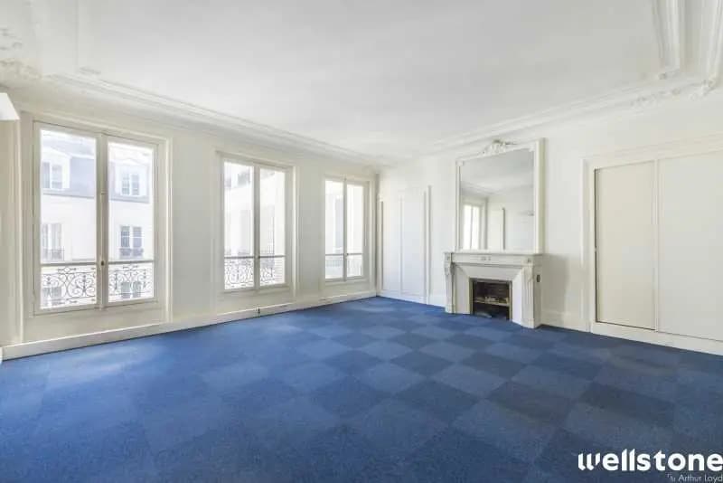 Office in Paris for lease - Building Photo - Image 1 of 18