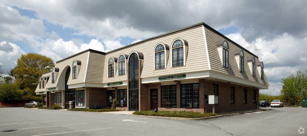 1060 Osgood St, North Andover, MA for lease - Building Photo - Image 3 of 27