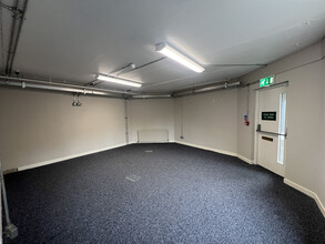 2 Earlsgate Lodge, Stirling for lease Interior Photo- Image 2 of 6