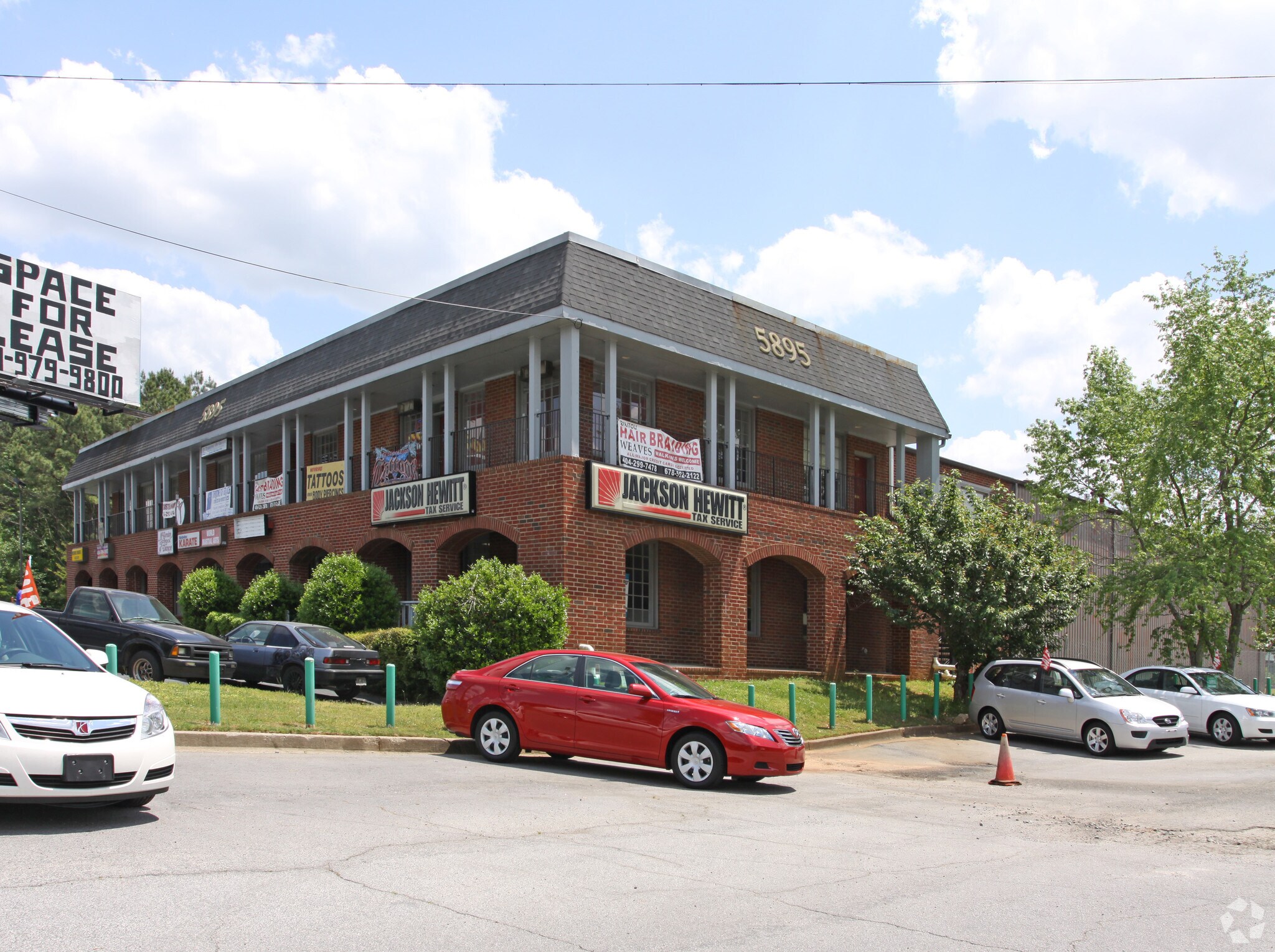 5895 Memorial Dr - Walmart-anchored pad