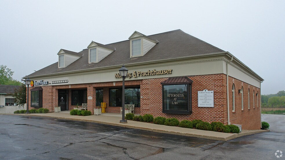 1476-1500 W Mequon Rd, Mequon, WI for lease - Building Photo - Image 1 of 6