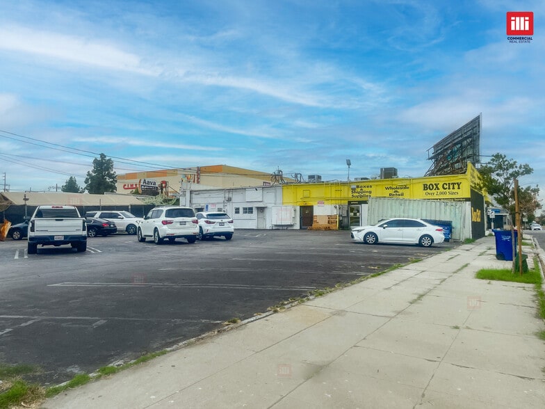 12800-12806 Victory Blvd, North Hollywood, CA for lease - Building Photo - Image 2 of 5