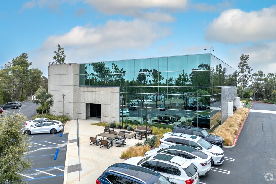 15255 Innovation Dr, San Diego, CA for lease - Building Photo - Image 3 of 7