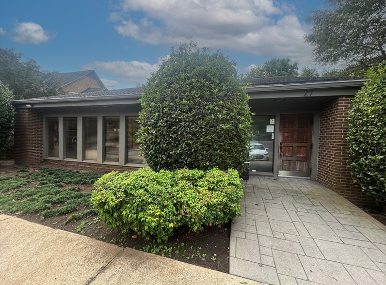 27 Memorial Medical Dr, Greenville, SC for sale - Building Photo - Image 1 of 9