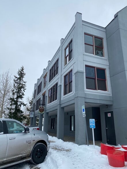 114 Village Pl, Dillon, CO for lease - Building Photo - Image 2 of 46