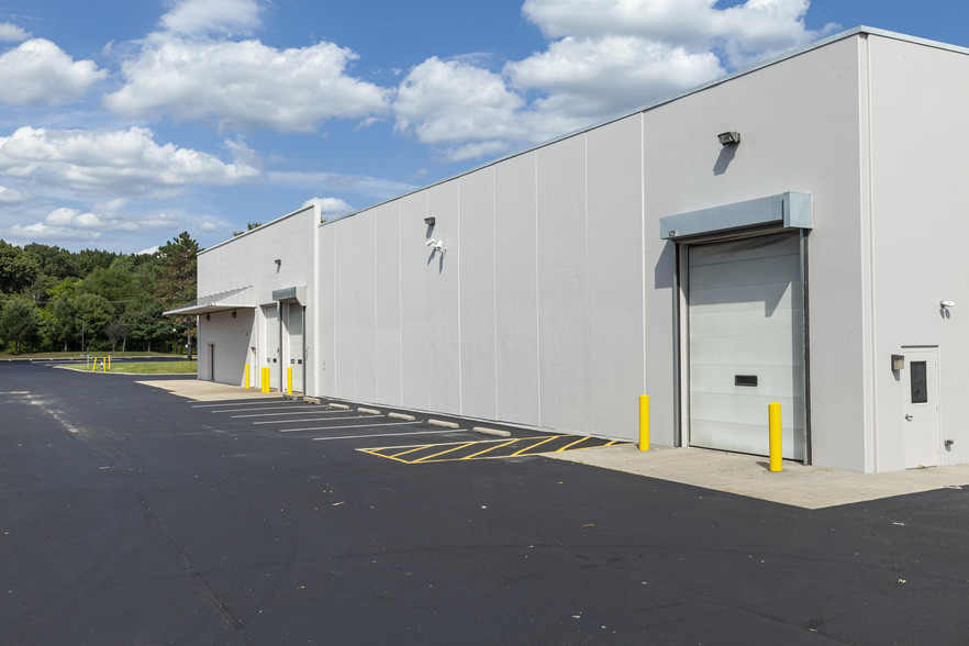 901 Pleasant Valley Ave, Mount Laurel, NJ for lease - Building Photo - Image 3 of 9