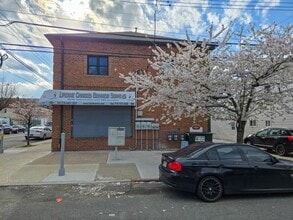 683-685 Henderson Ave, Staten Island, NY for lease Interior Photo- Image 2 of 7