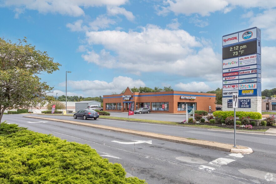 1790 E Market St, Harrisonburg, VA for lease - Building Photo - Image 2 of 12