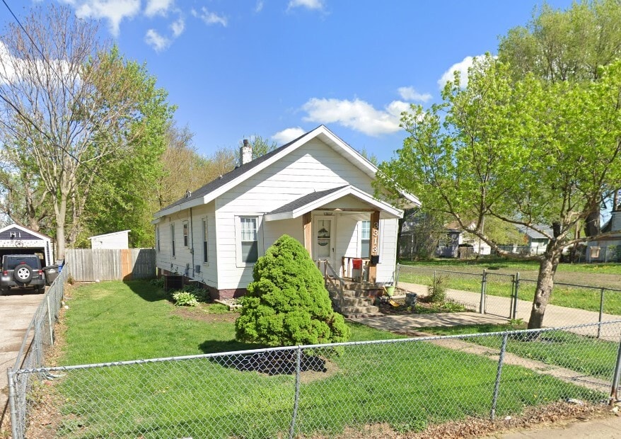 3313 SW 7th St, Des Moines, IA for sale Primary Photo- Image 1 of 2