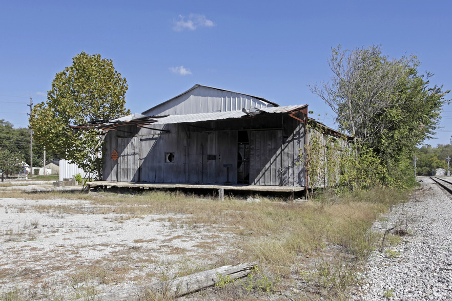 107 Boswell St, Mount Pleasant, TN for lease - Building Photo - Image 2 of 2