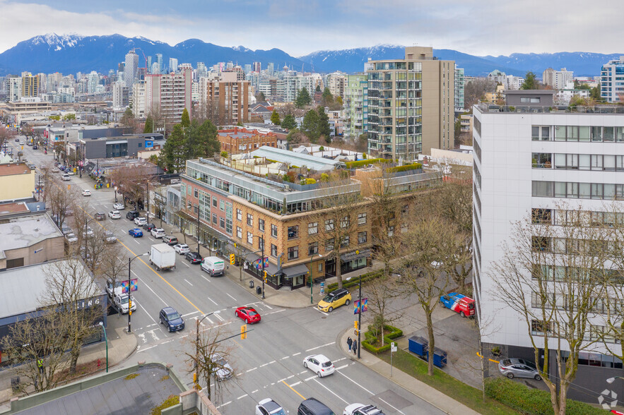 3050-3088 Granville St, Vancouver, BC for sale - Building Photo - Image 3 of 4