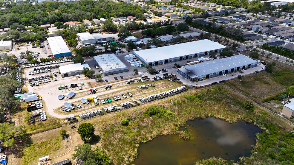 Tarpon Springs Industrial Park portfolio of 4 properties for sale on LoopNet.com - Building Photo - Image 3 of 14