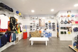 Retail in Galapagar, Madrid for lease Interior Photo- Image 2 of 5