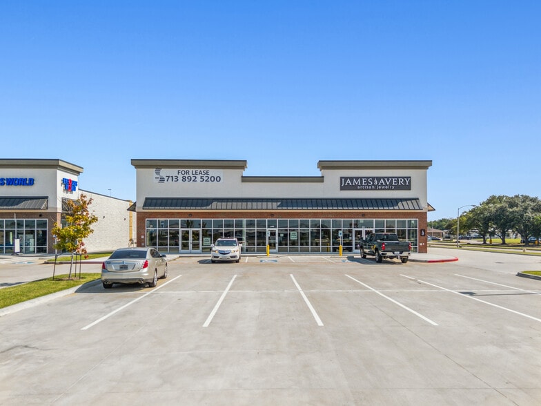 Central Mall Shoppes portfolio of 2 properties for sale on LoopNet.com - Building Photo - Image 3 of 3