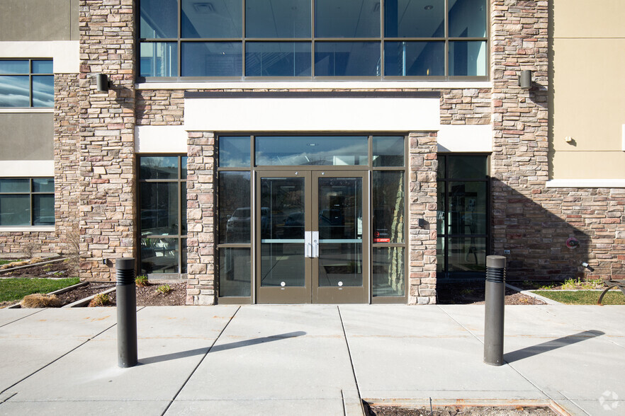 3049 W Executive Pky, Lehi, UT for lease - Building Photo - Image 3 of 15