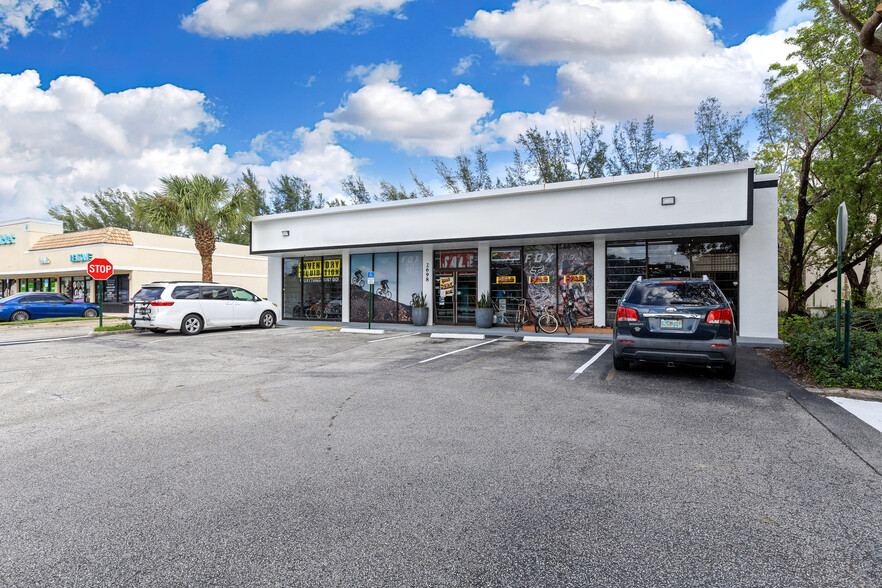 2698 N University Dr, Fort Lauderdale, FL for lease - Building Photo - Image 3 of 12