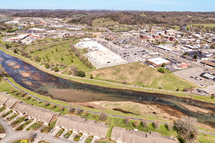 Forks of the River Parkway, Sevierville, TN for sale - Building Photo - Image 3 of 8