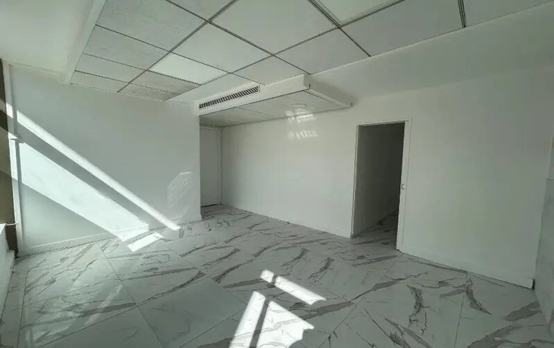 114 Rue Gallieni, Boulogne-Billancourt for lease - Interior Photo - Image 3 of 5