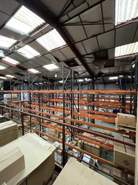 Industrial in Andilly for lease - Building Photo - Image 2 of 7