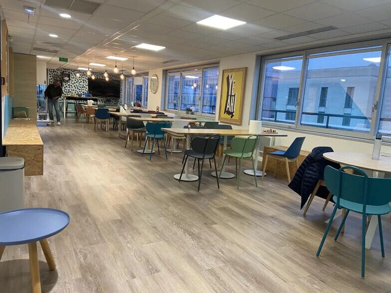 Office in Boulogne-Billancourt for lease - Building Photo - Image 3 of 7