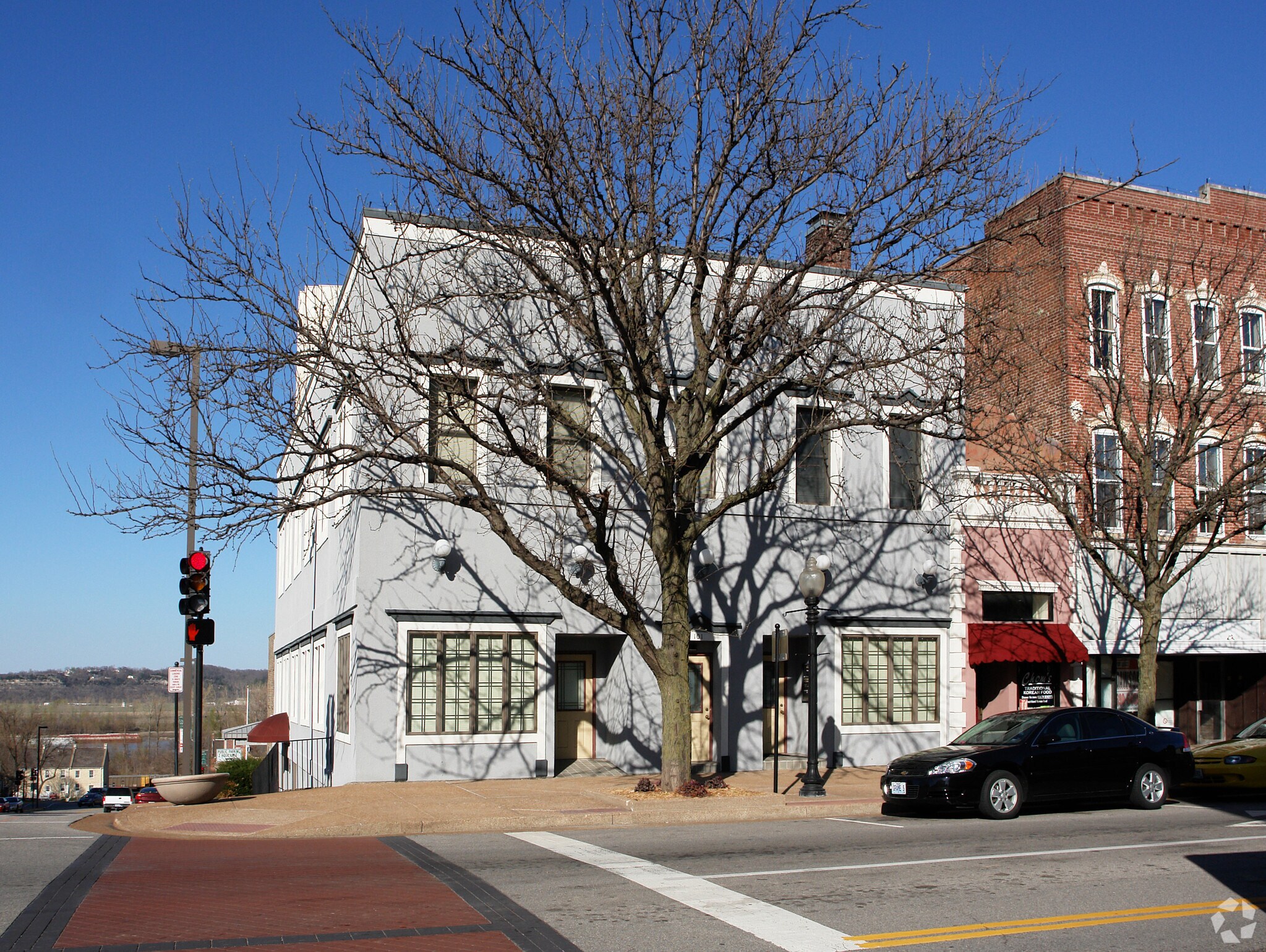 101 E High St, Jefferson City, MO for sale Primary Photo- Image 1 of 1