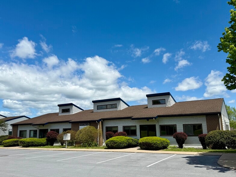 2738 W College Ave, State College, PA for lease - Building Photo - Image 1 of 1