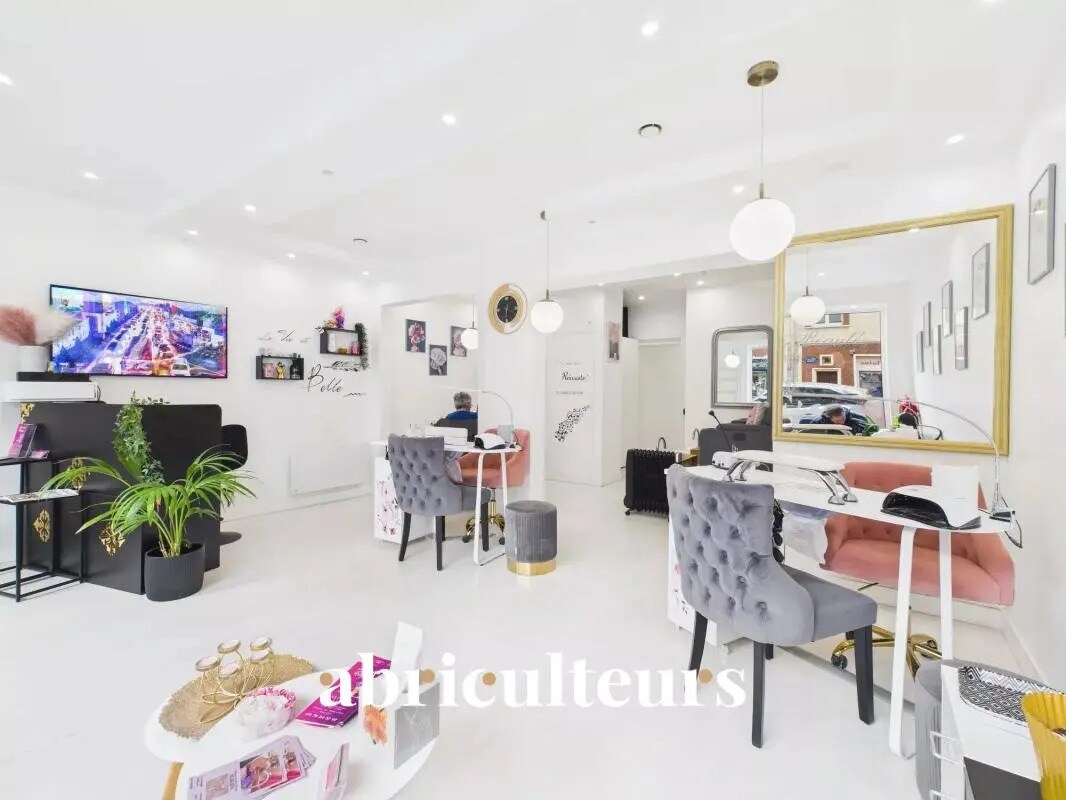 Retail in Chartres for sale Building Photo- Image 1 of 11