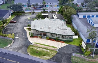 3419 Alternate 19, Palm Harbor FL - Parking Garage