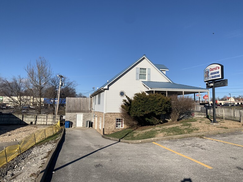 100 Shane Dr, Glasgow, KY for sale - Building Photo - Image 1 of 5