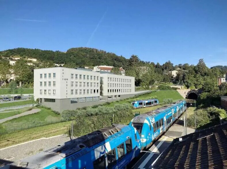 4 Boulevard Garibaldi, Tarare for sale - Building Photo - Image 3 of 12