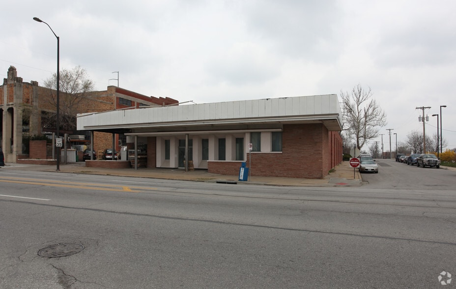 1120 E Linwood Blvd, Kansas City, MO 64109