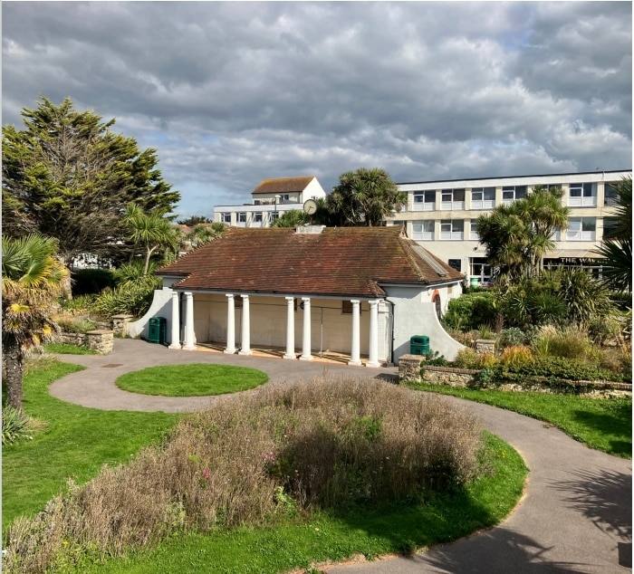 Marine, Bognor Regis for lease Building Photo- Image 1 of 4