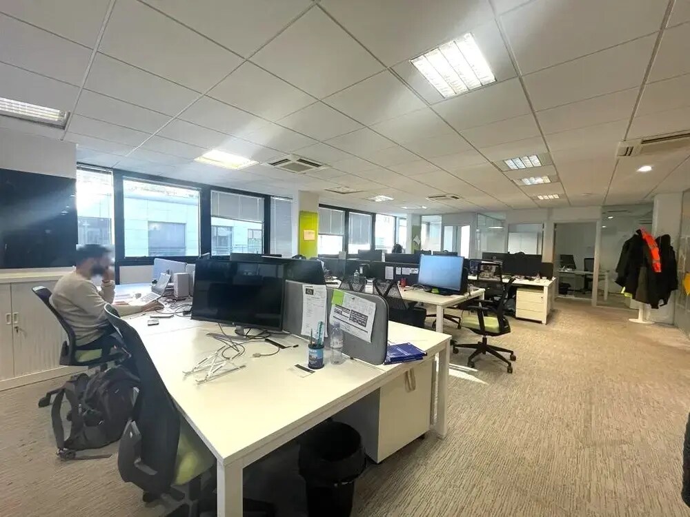 Office in Levallois-Perret for lease Interior Photo- Image 1 of 7