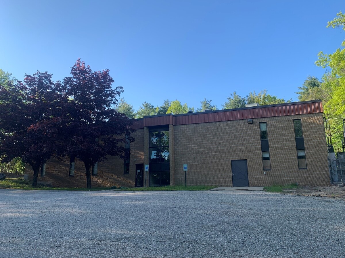 571 Holt Ave, Manchester, NH 03109 Office for Sale