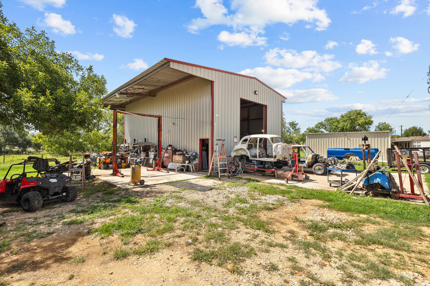 424 Homecrest Dr, La Vernia, TX for sale - Building Photo - Image 3 of 48