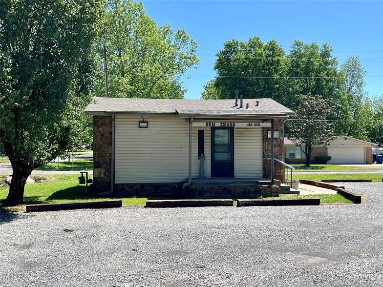 1401 S McQuarrie Ave, Wagoner, OK for sale - Building Photo - Image 2 of 20