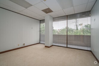 2316 Timber Shadows Dr, Kingwood, TX for lease Interior Photo- Image 2 of 3