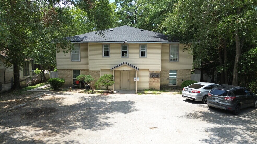 1209 N Roberson St, Conroe, TX for sale - Building Photo - Image 1 of 1