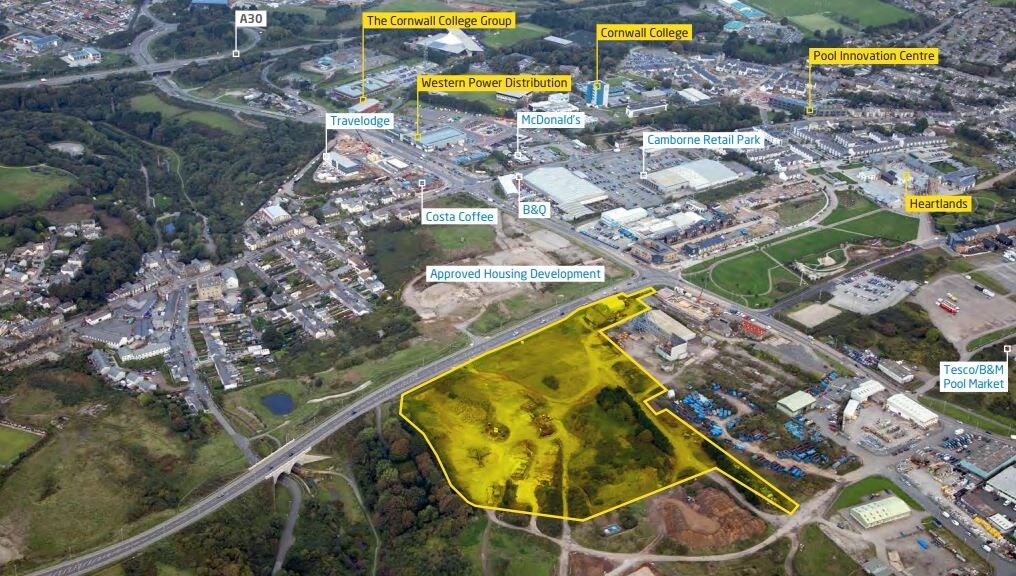 Kerrier Way, Pool for sale Primary Photo- Image 1 of 1