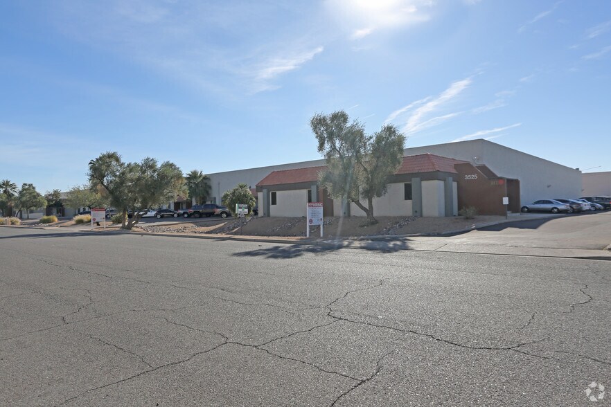3525-3539 E Corona Ave, Phoenix, AZ for lease - Building Photo - Image 1 of 4