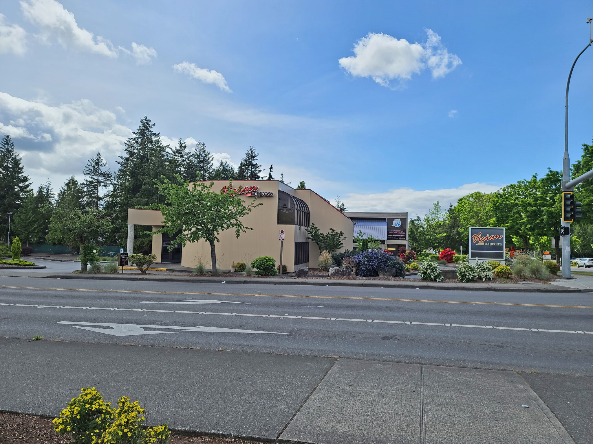 1045 S 320th St, Federal Way, WA for lease Primary Photo- Image 1 of 19