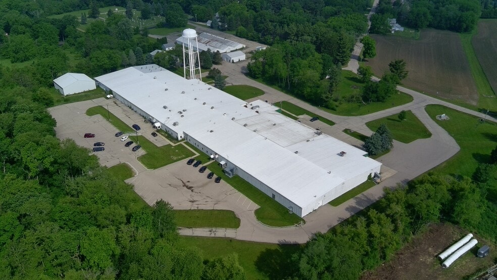 5560 E Buss Rd, Clinton, WI for sale - Building Photo - Image 3 of 6